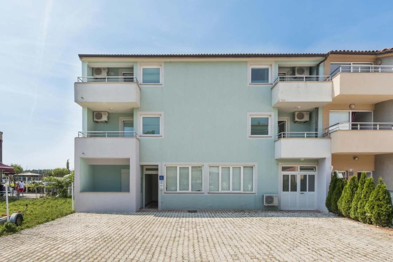 Apartments Riva 메덜린 외부 사진